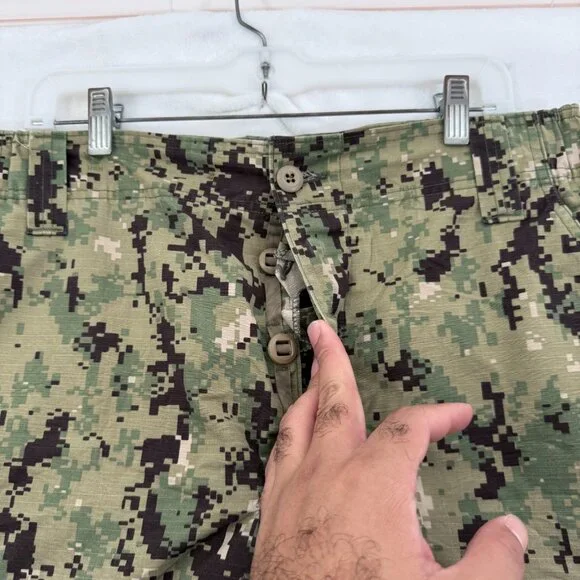 US Navy Type III Cargo Pants Mens M 34x30 Green NWU AOR2 Digital Camo Ripstop